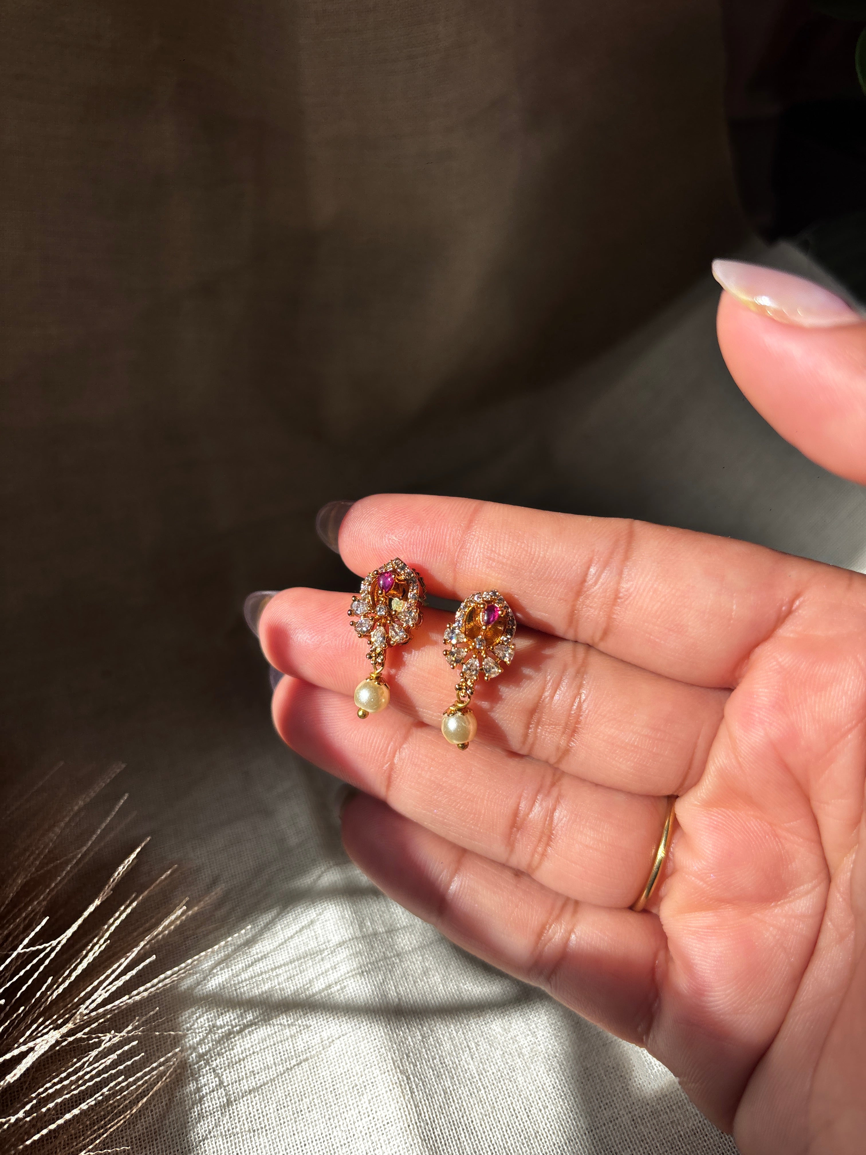 Kairi Pearl Earrings ✨