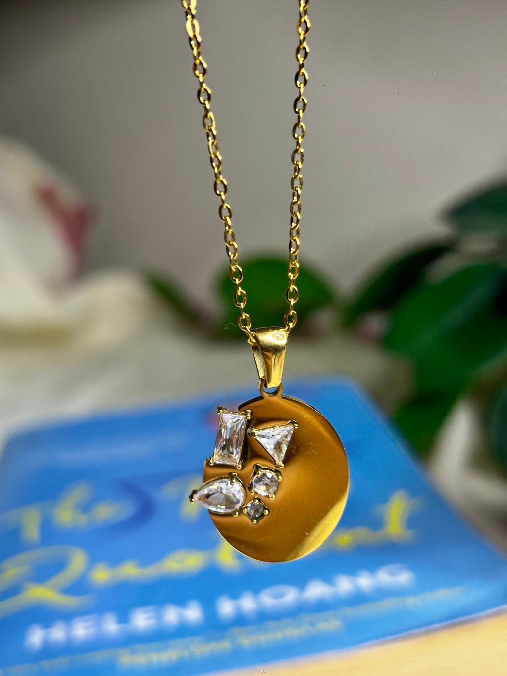 Luna Gleam Pendant Necklace