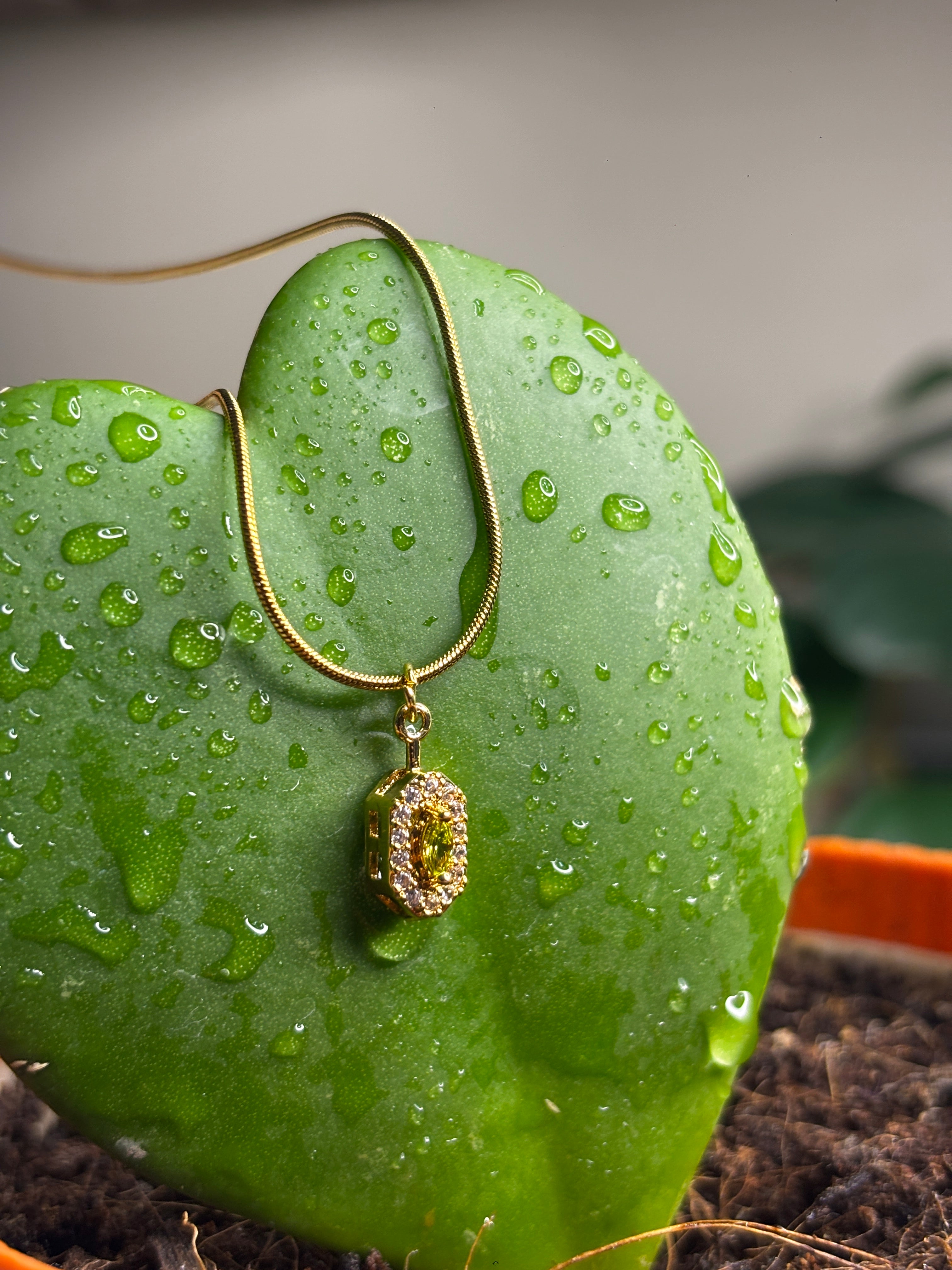 Serenova Pendant Necklace