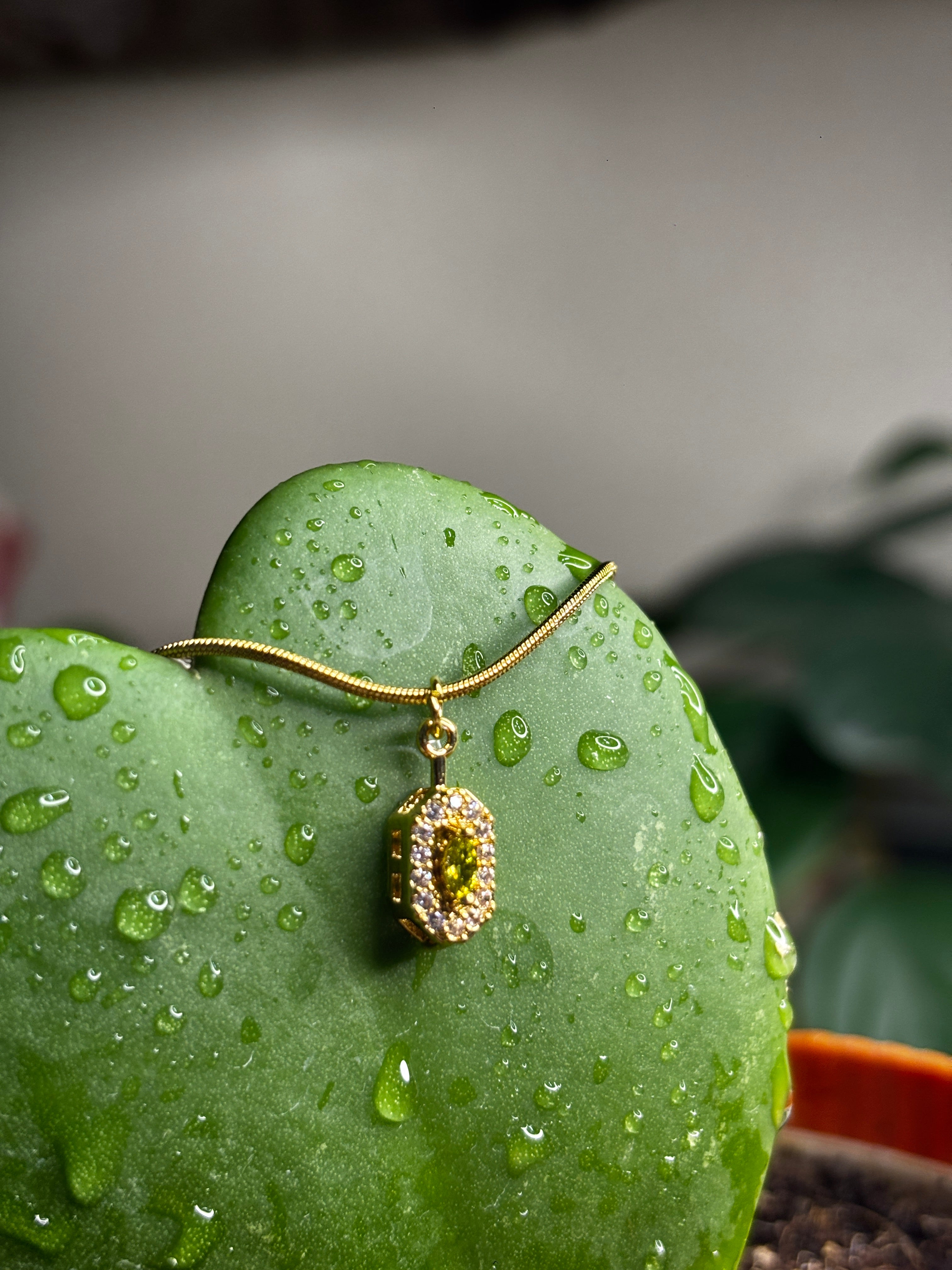 Serenova Pendant Necklace